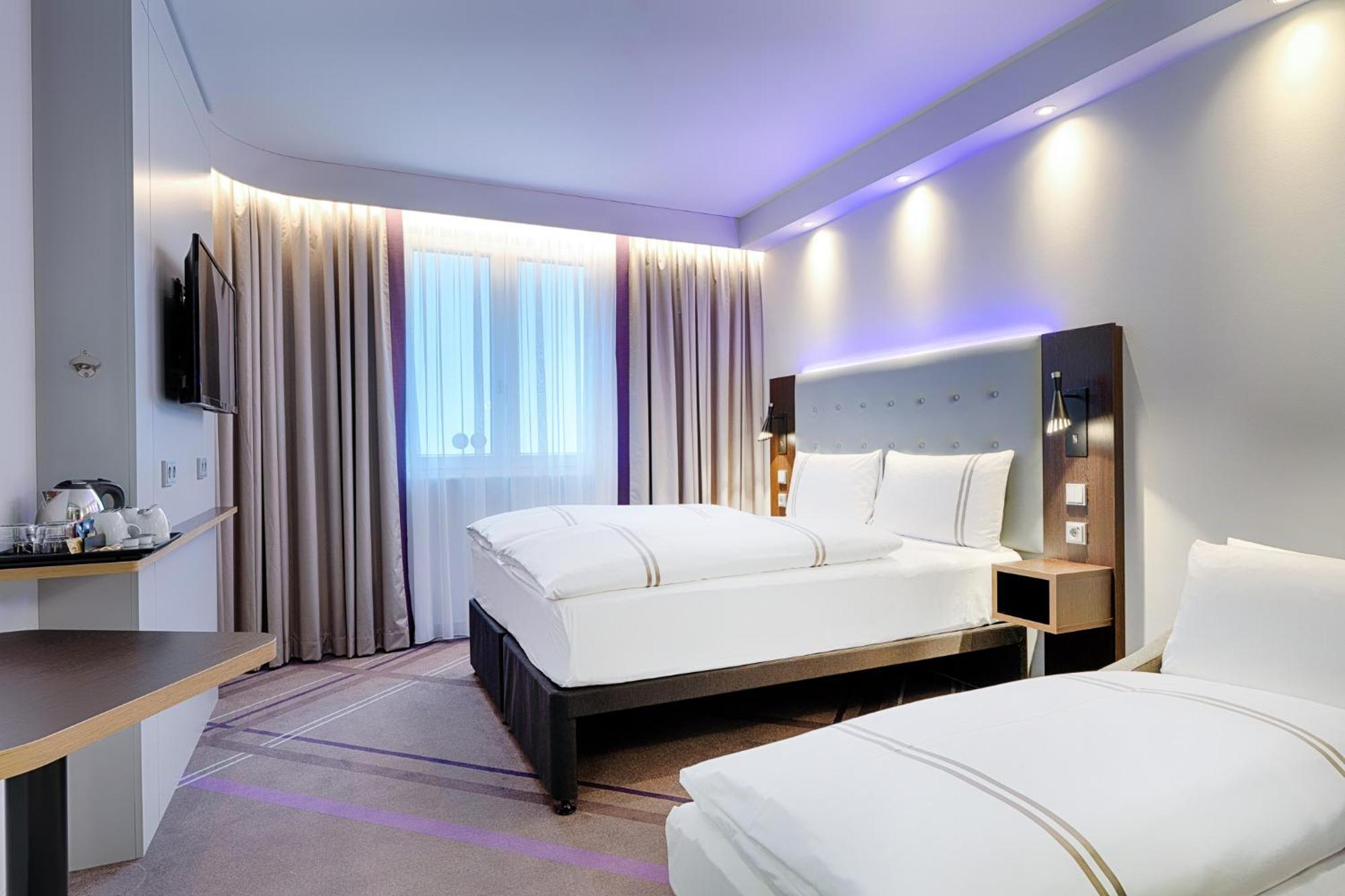 Premier Inn Berlin City Wilmersdorf Berlim Exterior foto