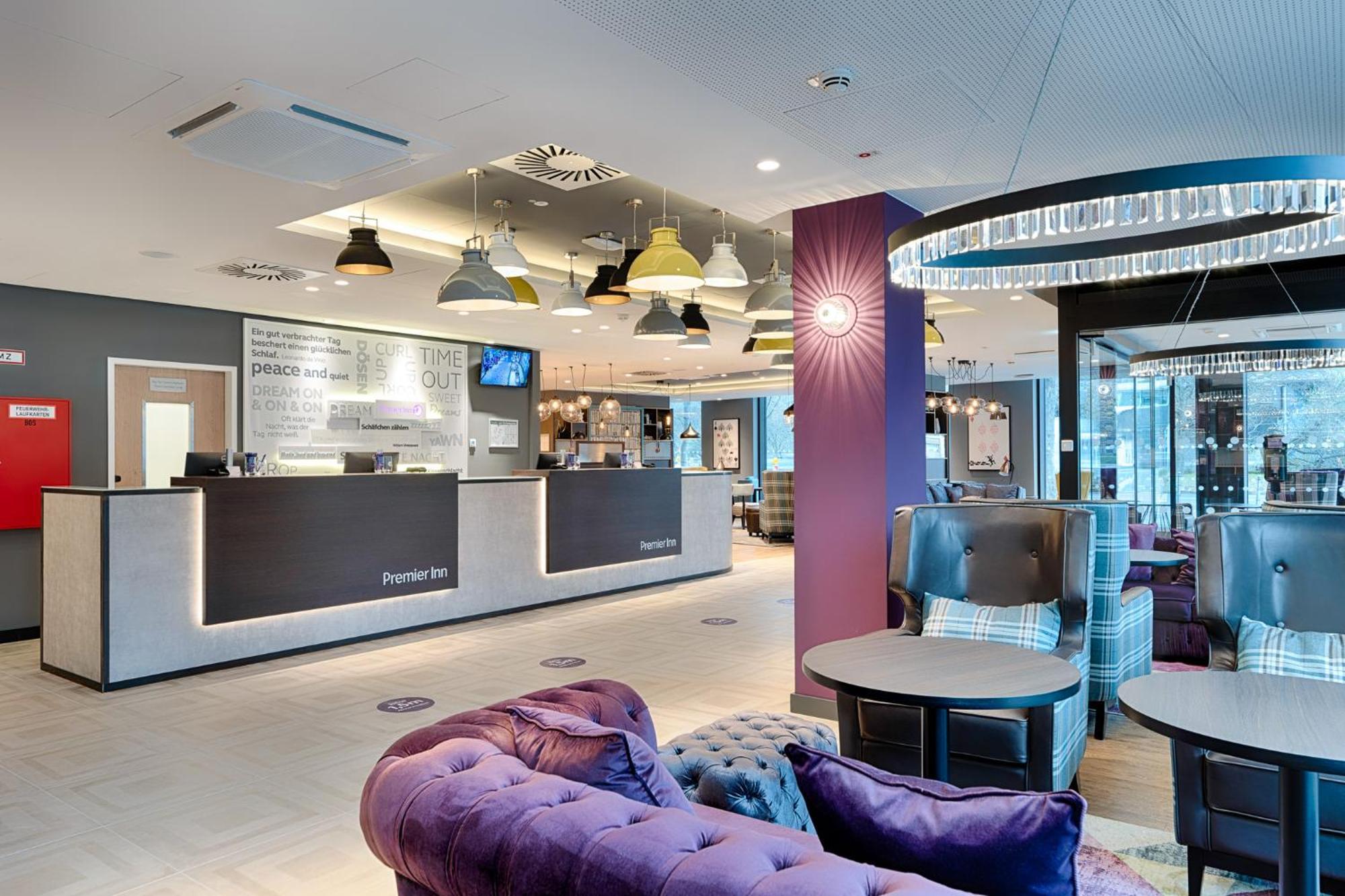 Premier Inn Berlin City Wilmersdorf Berlim Exterior foto