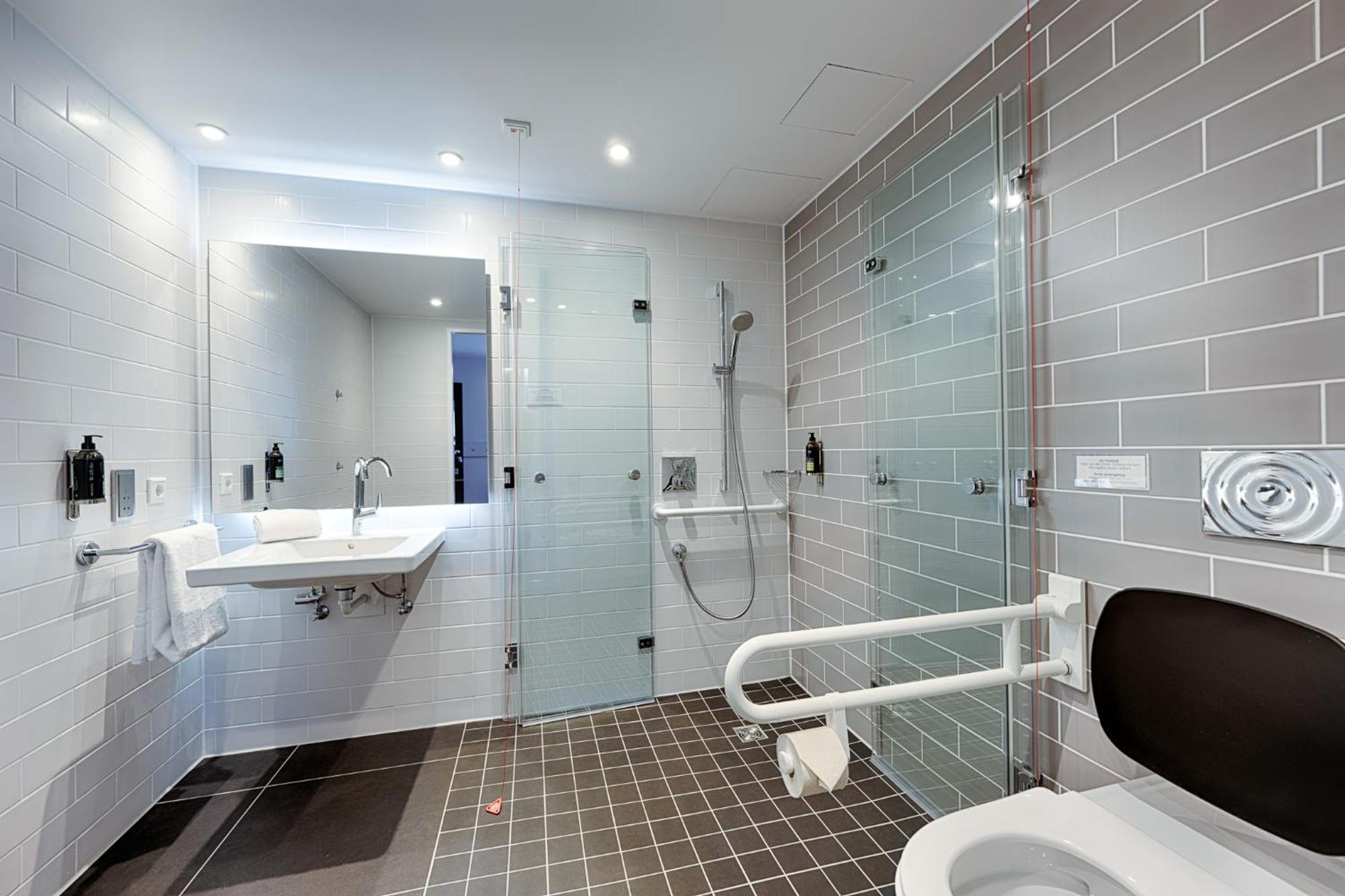 Premier Inn Berlin City Wilmersdorf Berlim Exterior foto